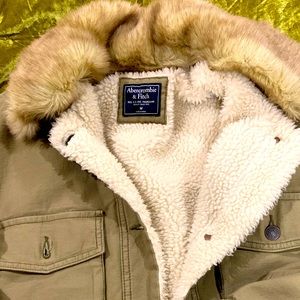 ABERCROMBIE  M SHERPA DENIM FAUX FUR JACKET OLIVE